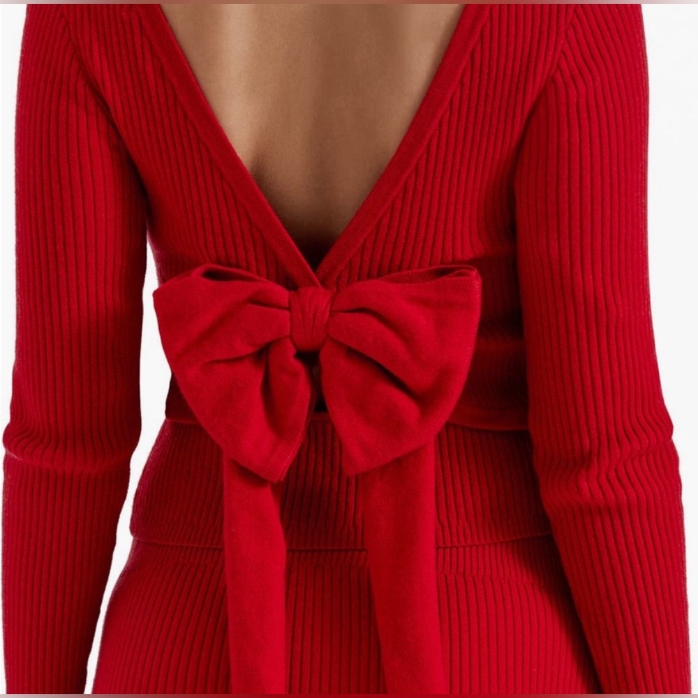 House of CB Sula Bow Sweater NWT Size M